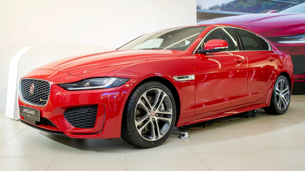 Chi tiết Jaguar XE và Land Rover Discovery Sport giá từ 2,6 tỷ đồng vừa ra mắt tại Việt Nam